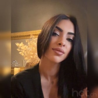 22-J&auml;hrige, 160 cm, 85B, zweisprachig Englisch/Spanisch f&uuml;r diskrete Dates