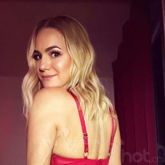 Junge Europ&auml;erin, 19J, zart gebaut, komplett rasiert &ndash; vielseitig und ohne Eile