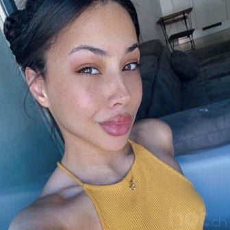 22 years, 165 cm, European, brown eyes, brunette, slim, natural bust - GFE, massage, soft dominance, lingerie, striptease, escort