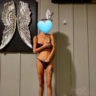 Schlank, lange blonde Haare, 160 cm, tiefe K&uuml;sse