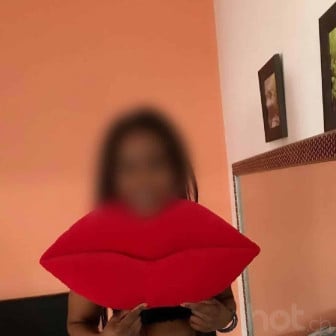 Erfahrene 38-J&auml;hrige aus Tansania, 175cm, nat&uuml;rlicher B-Cup, rasiert &ndash; GFE & Massage-Profi, Nichtraucherin