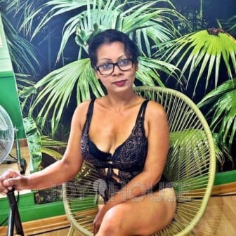 Kleine Nymphe in Waltenschwil 🍆 hart und ohne Grenzen verf&uuml;gbar