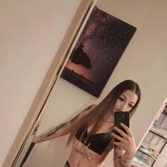19-year-old Hungarian, brown hair, German 😘🍒, intercourse, French pure, deep throat, massage, escort