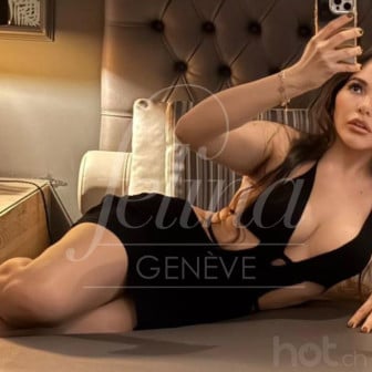 Temperamentvolle Latina, 26 Jahre, nat&uuml;rliche Kurven - vielseitiger Service f&uuml;r Singles und Paare